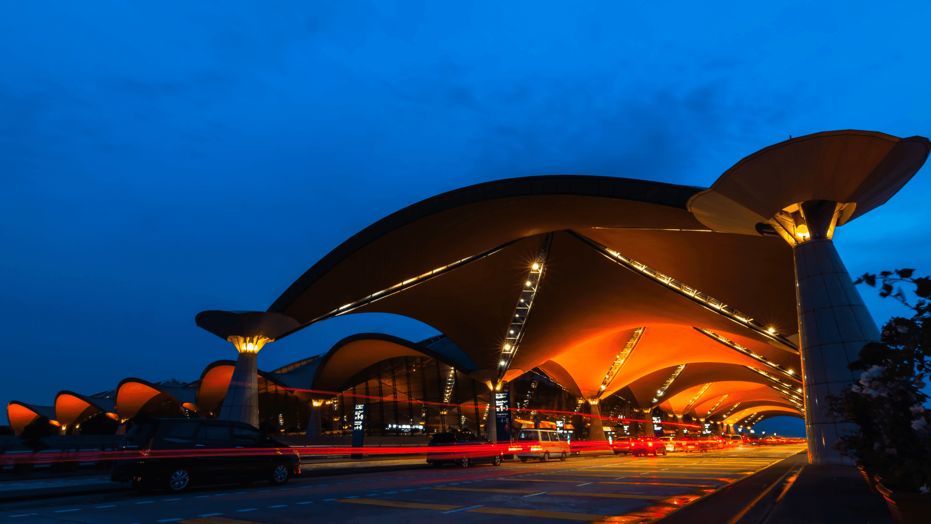 Top Things to Do at Kuala Lumpur International Airport (KLIA) – Ultimate Layover & Transit Guide